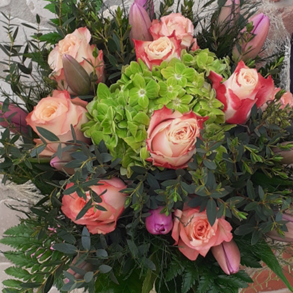 Idee Fiorite Bouquet misto di Rose, Tulipani e Ortensie